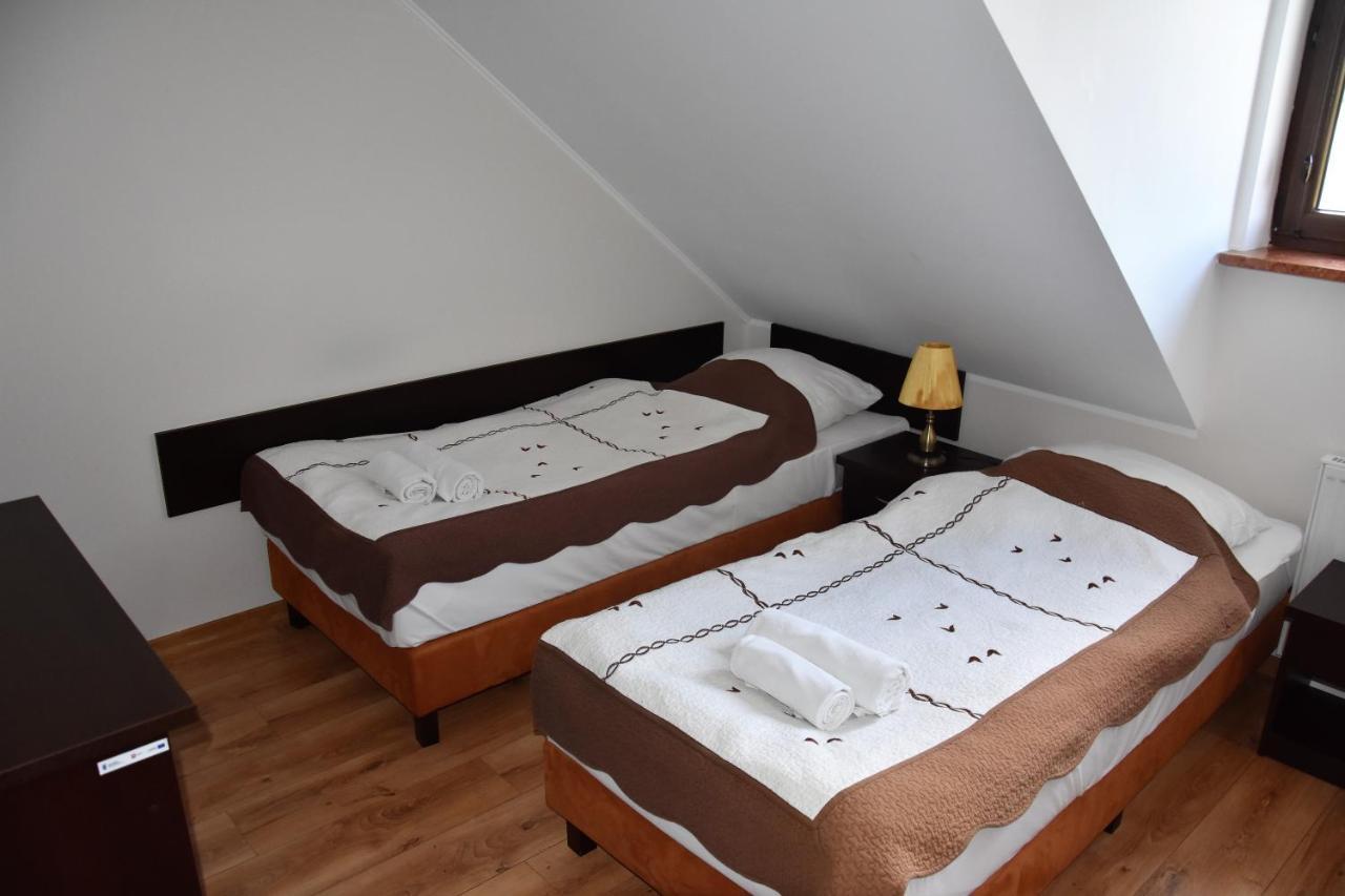 Dwor Nad Bugiem Hotel Majdan Stulenski ภายนอก รูปภาพ