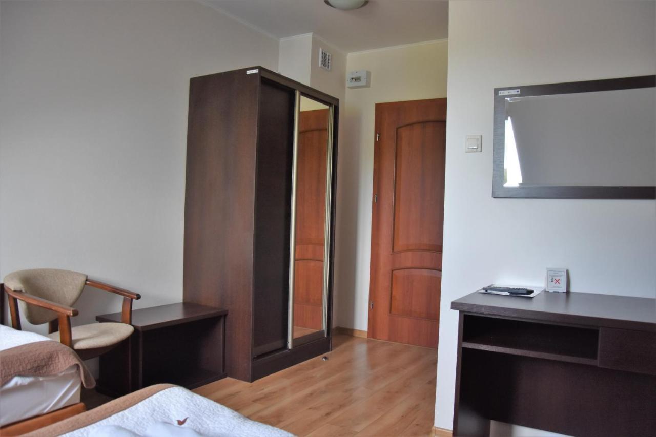 Dwor Nad Bugiem Hotel Majdan Stulenski ภายนอก รูปภาพ