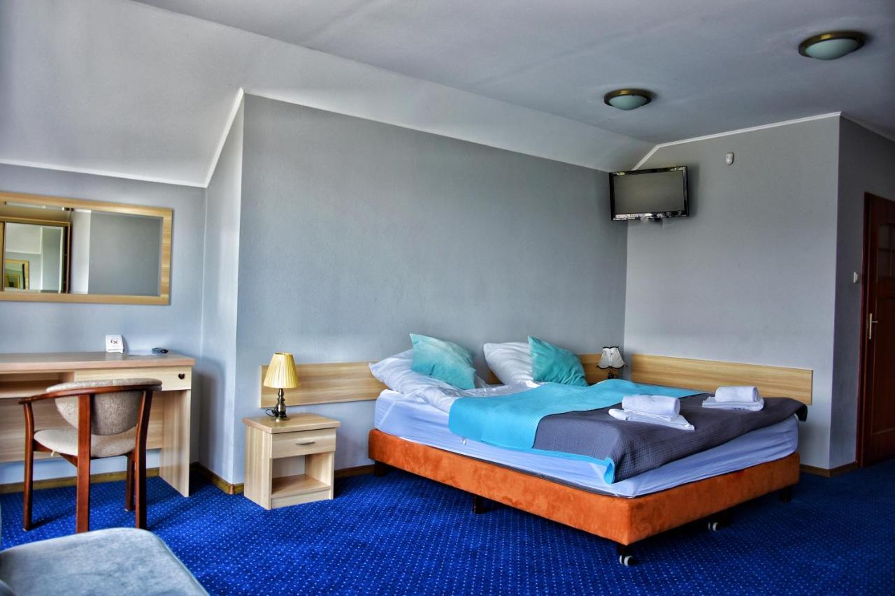 Dwor Nad Bugiem Hotel Majdan Stulenski ภายนอก รูปภาพ