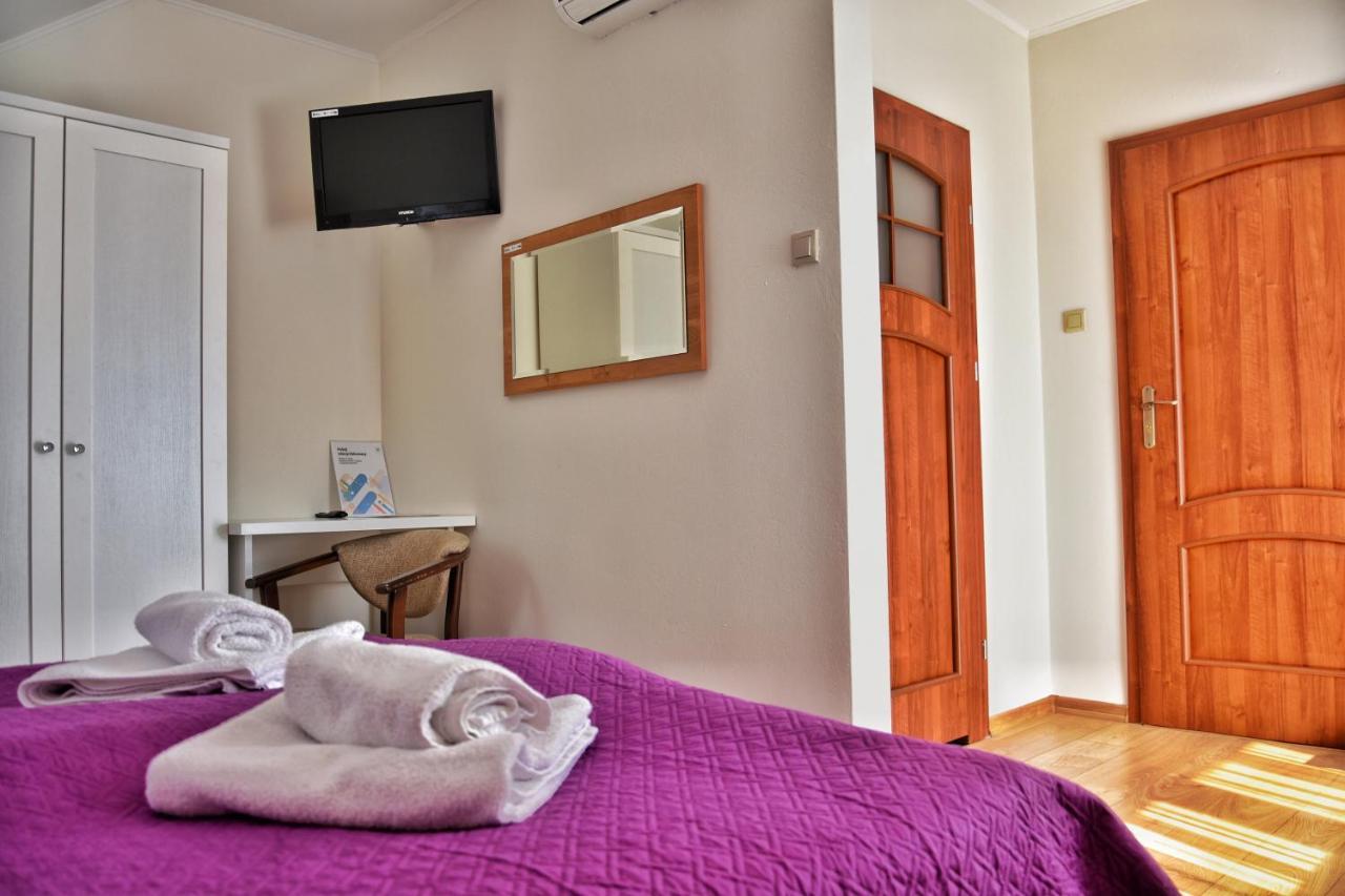 Dwor Nad Bugiem Hotel Majdan Stulenski ภายนอก รูปภาพ