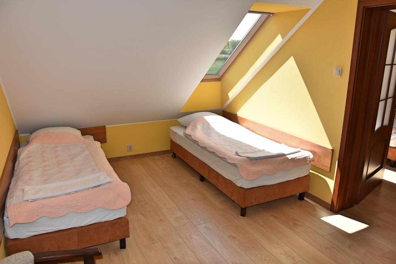 Dwor Nad Bugiem Hotel Majdan Stulenski ภายนอก รูปภาพ